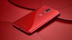 OnePlus red