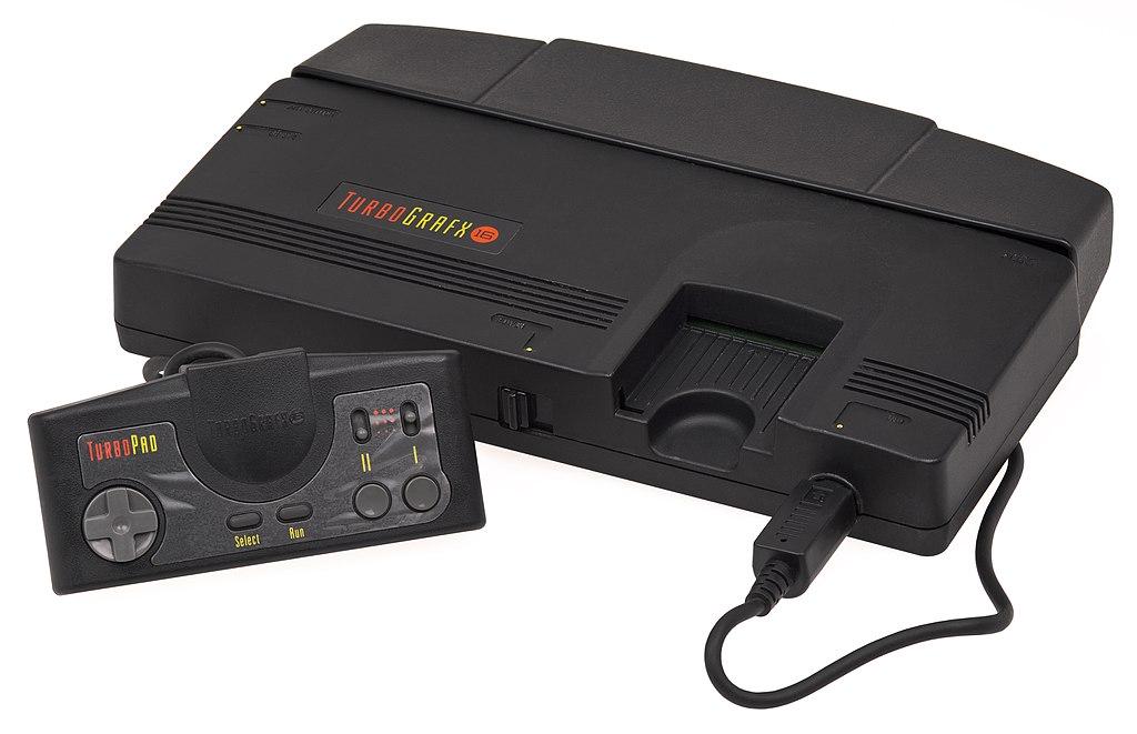 1024px-TurboGrafx16-Console-Set 1987