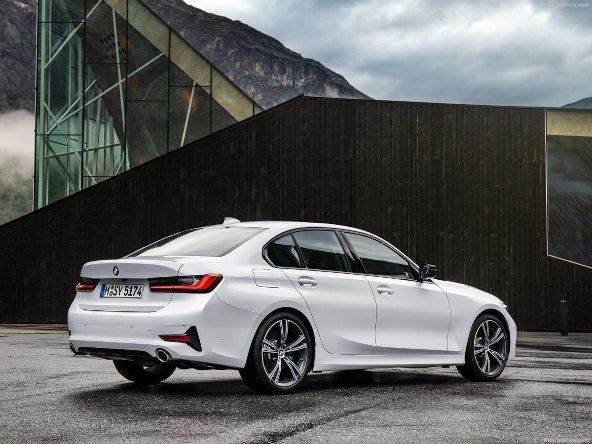 BMW-3-Series-2019-1600-1a
