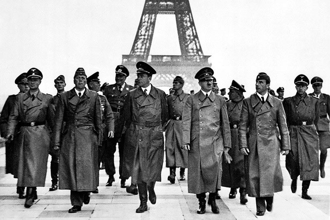 Hitler’s triumphant tour of Paris, 1940 (1)